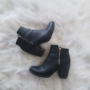 Booties with side zipper